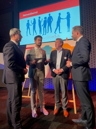Nadir Baali overhandigde een zorgenbrief aan minister de Jonge en gedeputeerde Rommes 